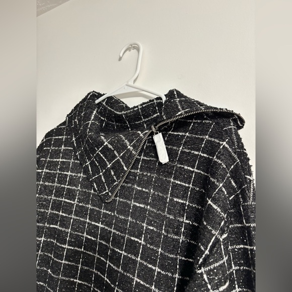 New Tribal Checkered Split Neck Top Women’s Size: Small - Picture 5 of 8